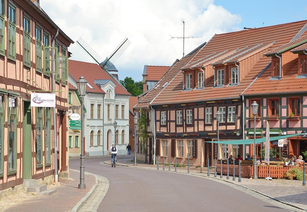 Mueritz-Strandhotel Röbel Buitenkant foto