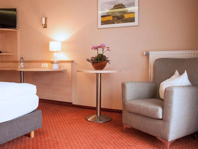 Mueritz-Strandhotel Röbel Buitenkant foto